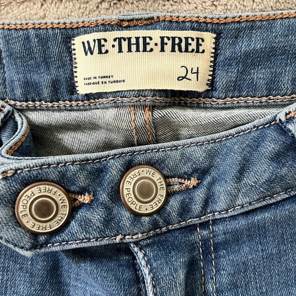 We The Free - Varsity Blues Mid-Rise Slim Boot Cut Flare Jeans Size 24 Western - Picture 10 of 16